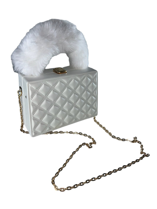 Kashpire | Argyle Checkered Handbag in White | L6